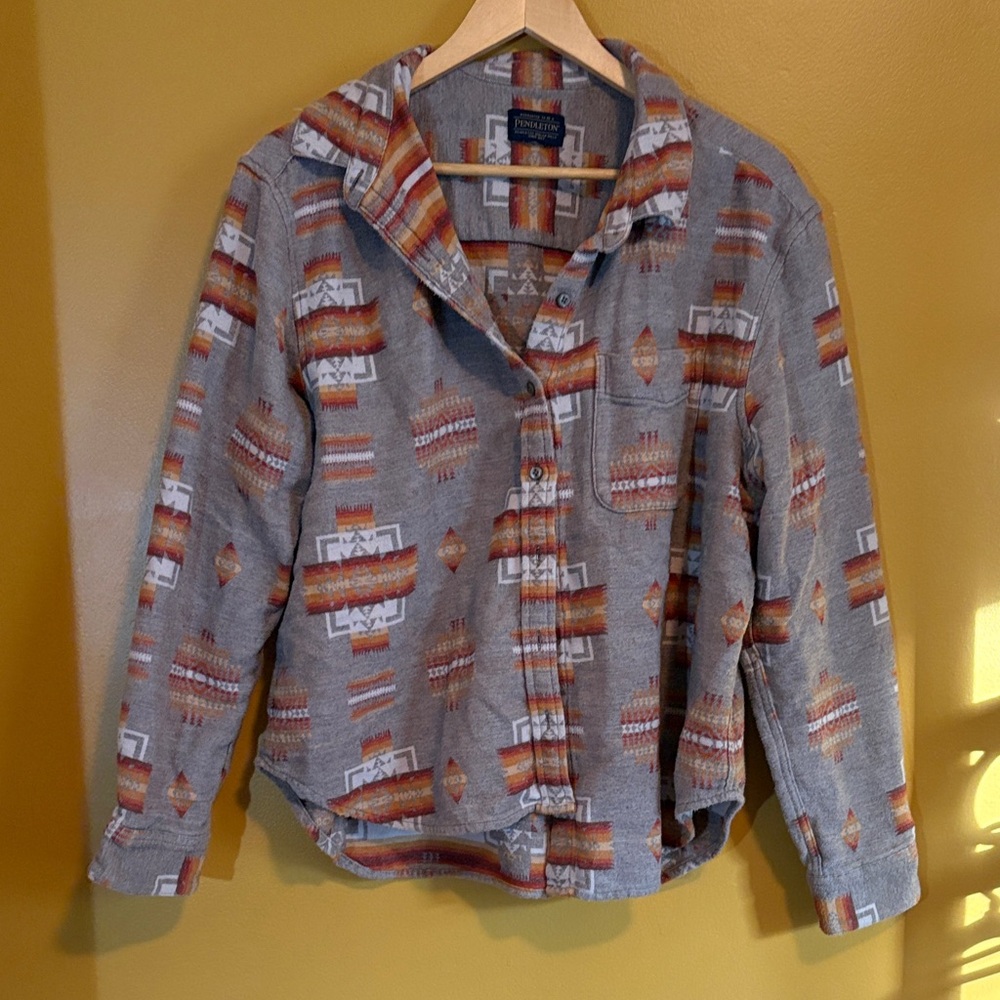 Pendleton Gray Button-Front Shirt with Rust and Cream Geometric Print